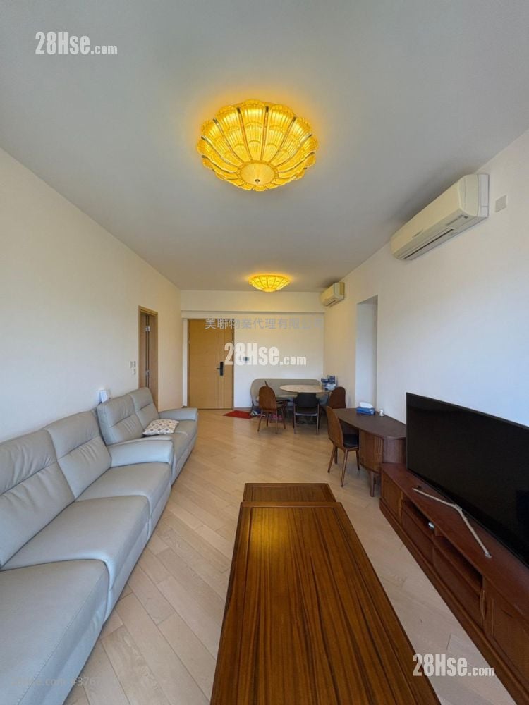 Riva Sell 5+ Bedrooms , 3 Bathrooms 1,275 ft²