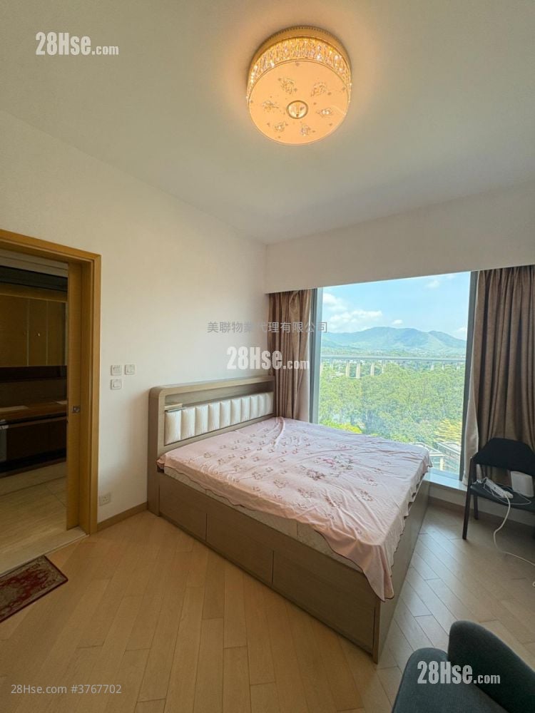 Riva Sell 5+ Bedrooms , 3 Bathrooms 1,275 ft²