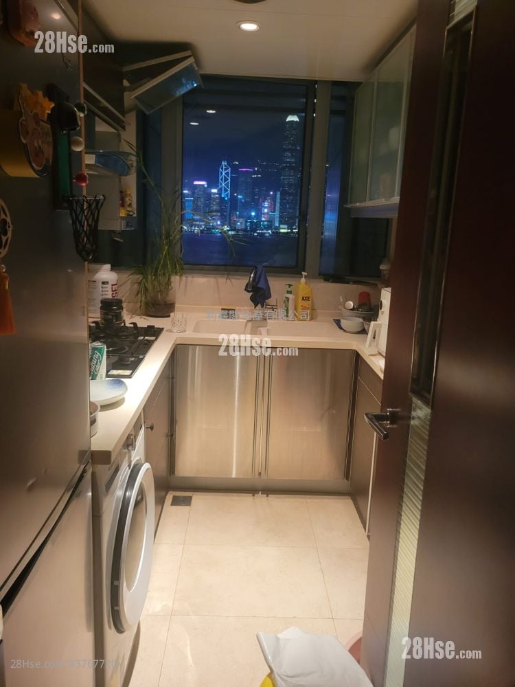 The Harbourside Sell 2 Bedrooms , 2 Bathrooms 751 ft²