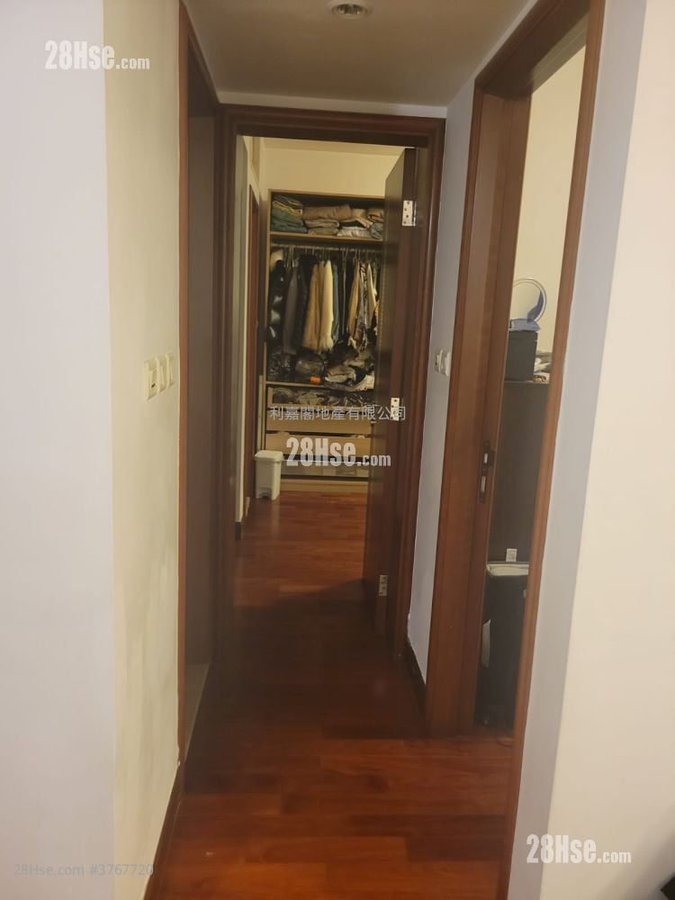 The Harbourside Sell 2 Bedrooms , 2 Bathrooms 751 ft²