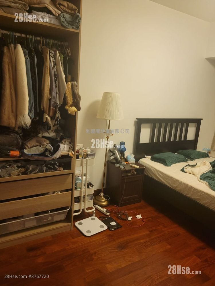 The Harbourside Sell 2 Bedrooms , 2 Bathrooms 751 ft²