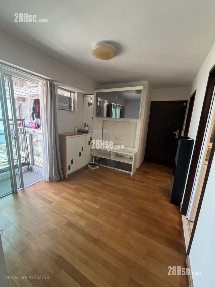 Grand Waterfront Rental 2 Bedrooms , 1 Bathroom 384 ft²