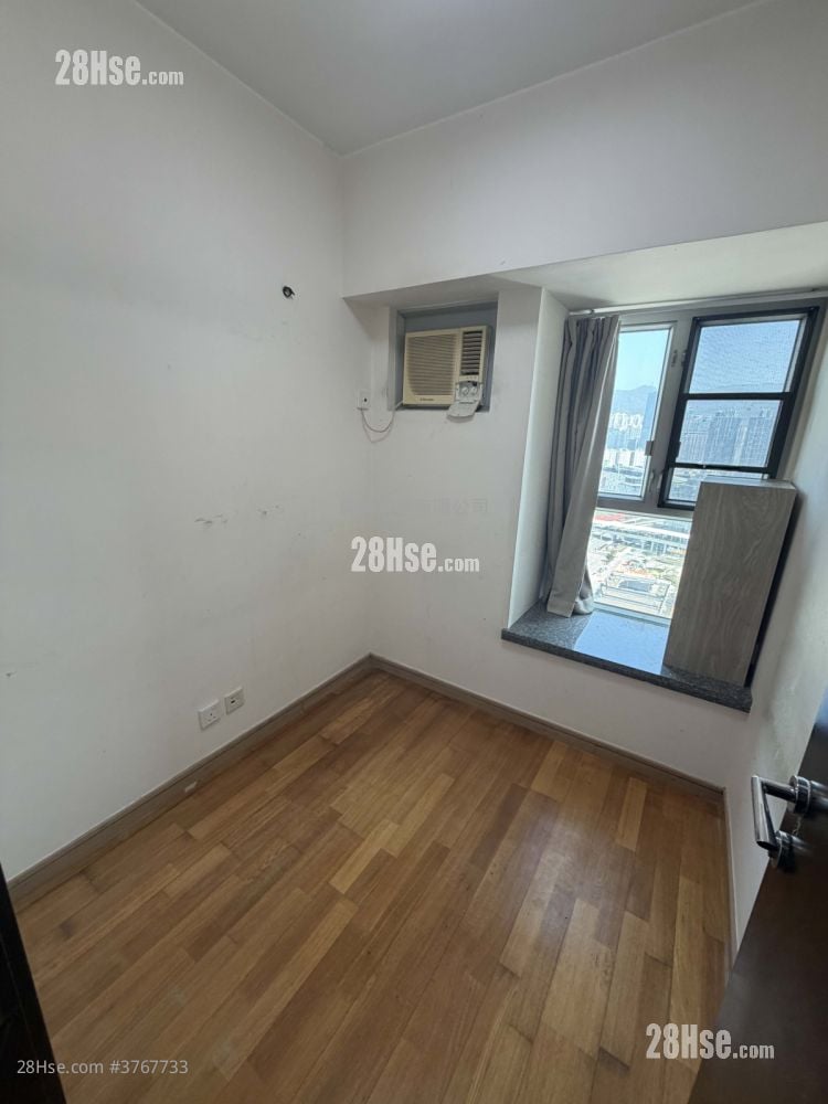 Grand Waterfront Rental 2 Bedrooms , 1 Bathroom 384 ft²