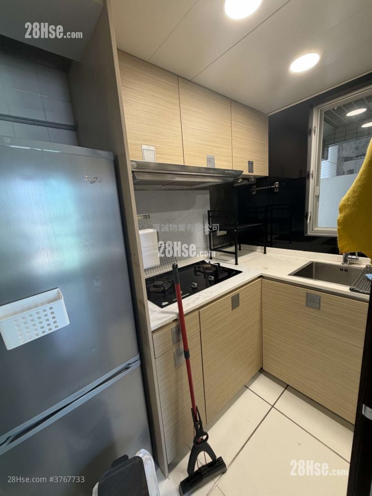 Grand Waterfront Rental 2 Bedrooms , 1 Bathroom 384 ft²