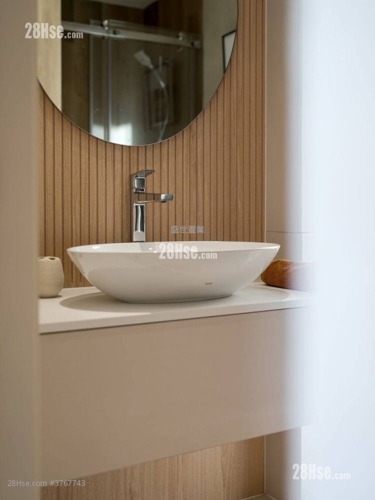 Peak One Sell 3 Bedrooms , 2 Bathrooms 1,014 ft²