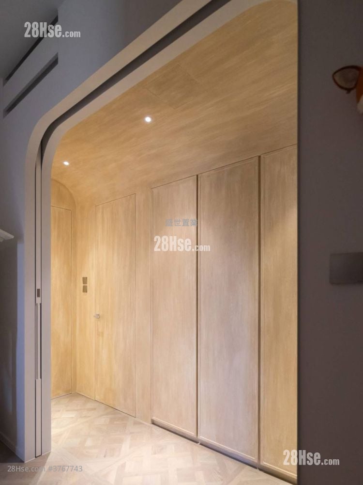 Peak One Sell 3 Bedrooms , 2 Bathrooms 1,014 ft²