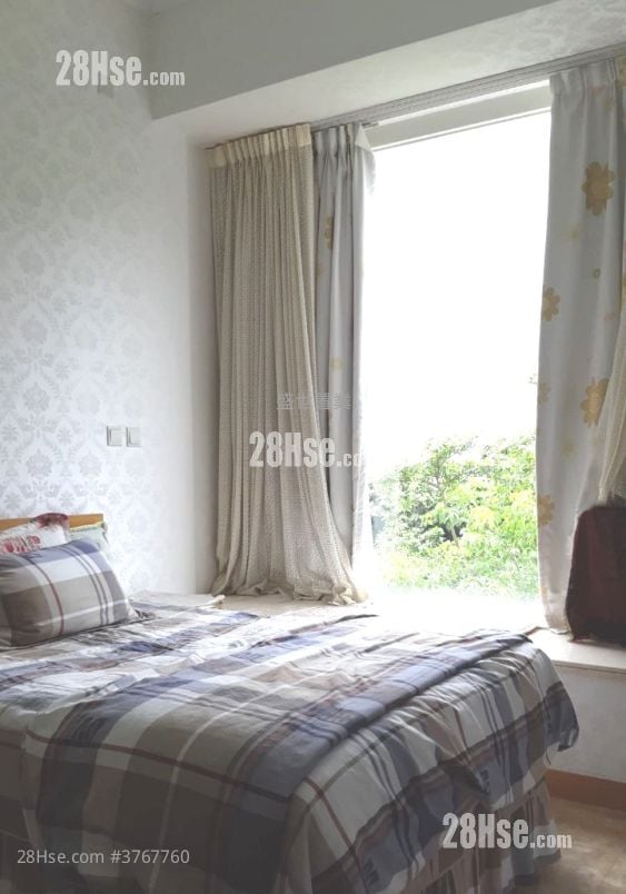 Peak One Sell 4 Bedrooms , 2 Bathrooms 1,100 ft²