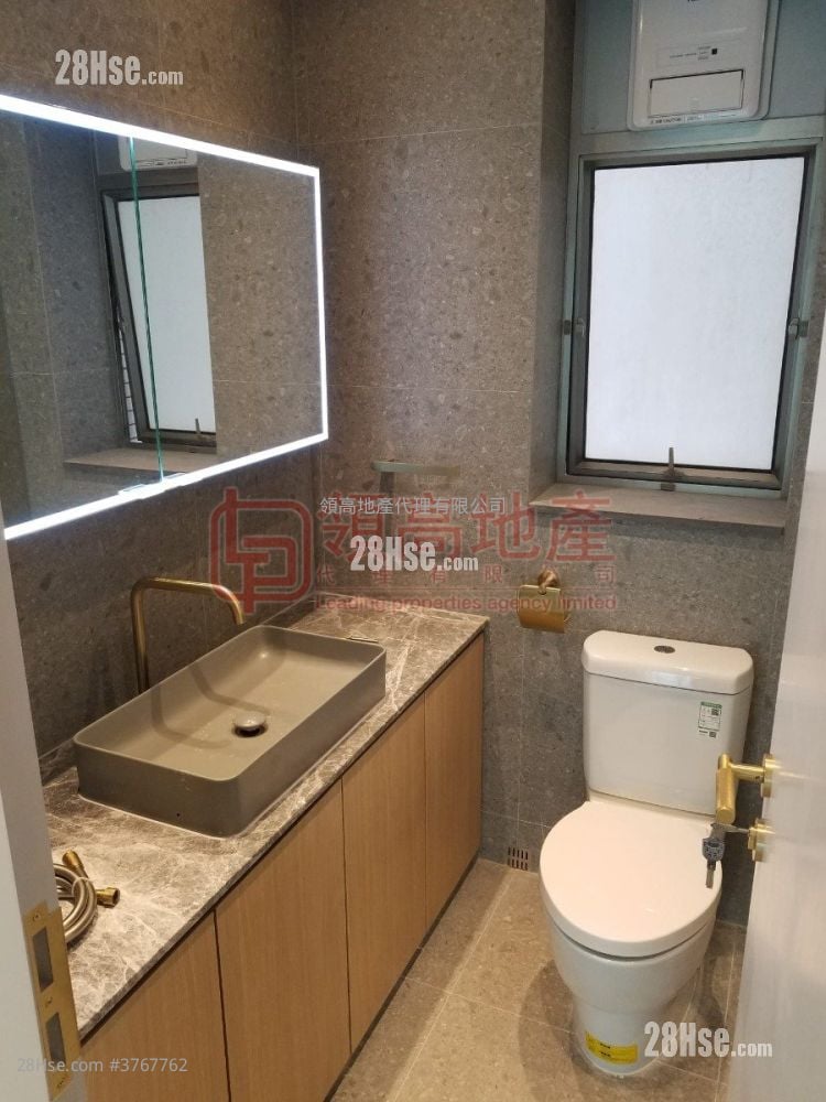 Sorrento Sell 2 Bedrooms , 2 Bathrooms 808 ft²