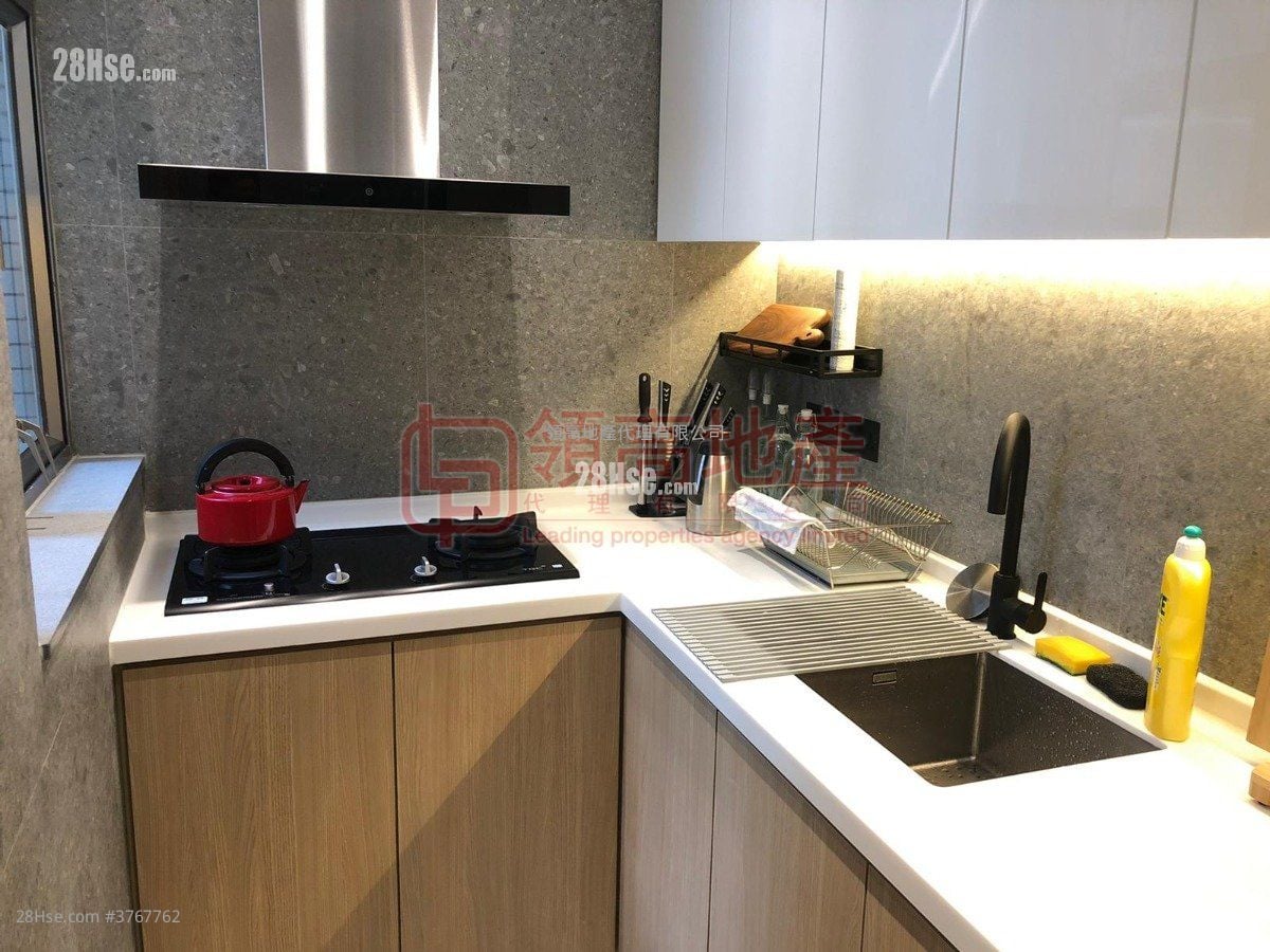 Sorrento Sell 2 Bedrooms , 2 Bathrooms 808 ft²