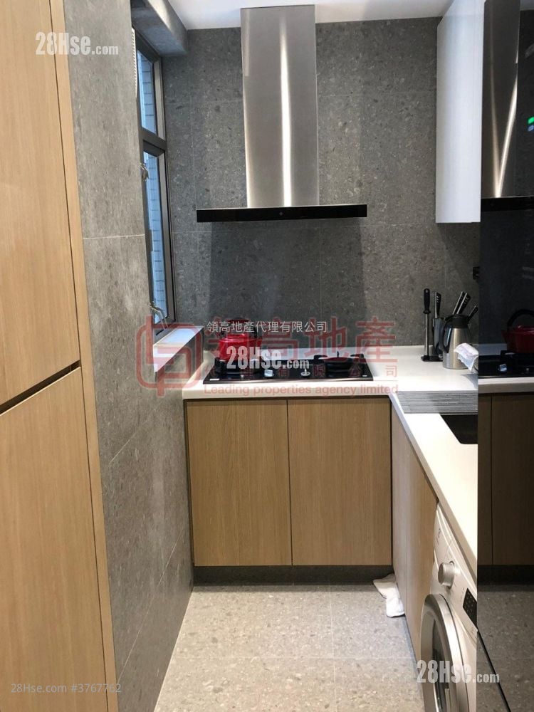 Sorrento Sell 2 Bedrooms , 2 Bathrooms 808 ft²