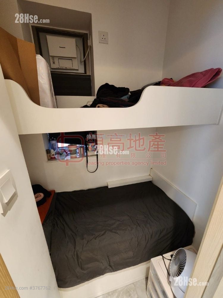 Sorrento Sell 2 Bedrooms , 2 Bathrooms 808 ft²