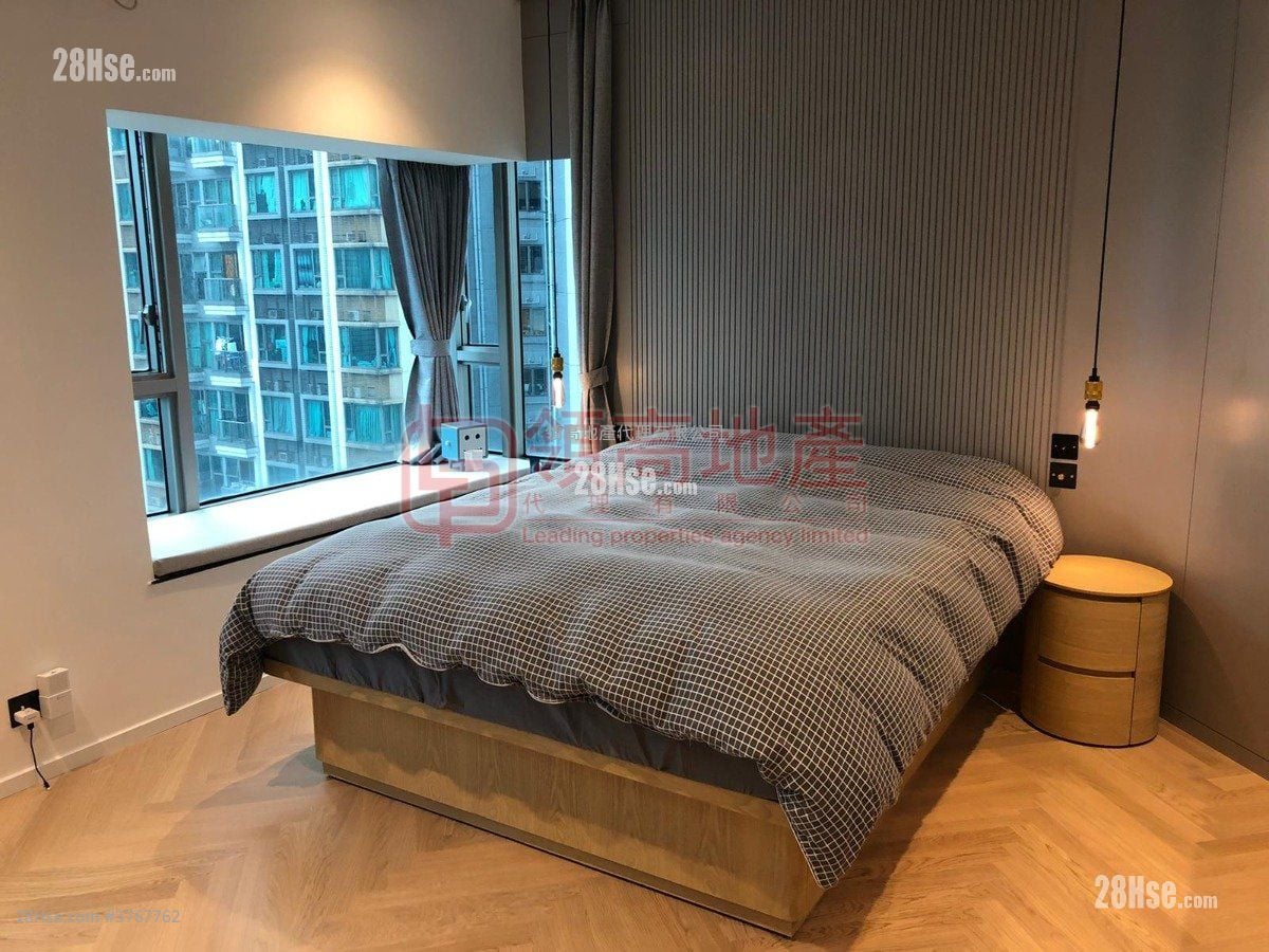 Sorrento Sell 2 Bedrooms , 2 Bathrooms 808 ft²