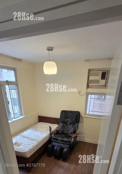 Bedford Gardens Sell 3 Bedrooms 597 ft²