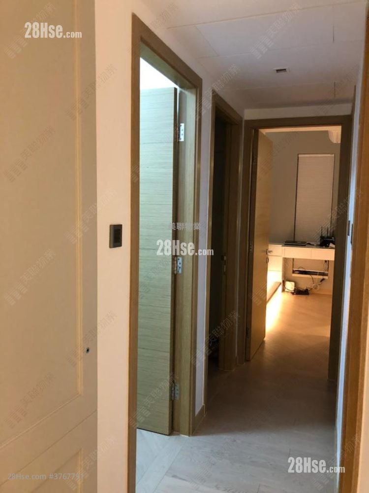 峻峦 售盘 3 房 , 2 浴室 945 平方尺