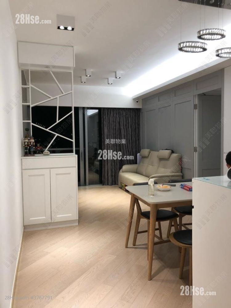 峻峦 售盘 3 房 , 2 浴室 945 平方尺