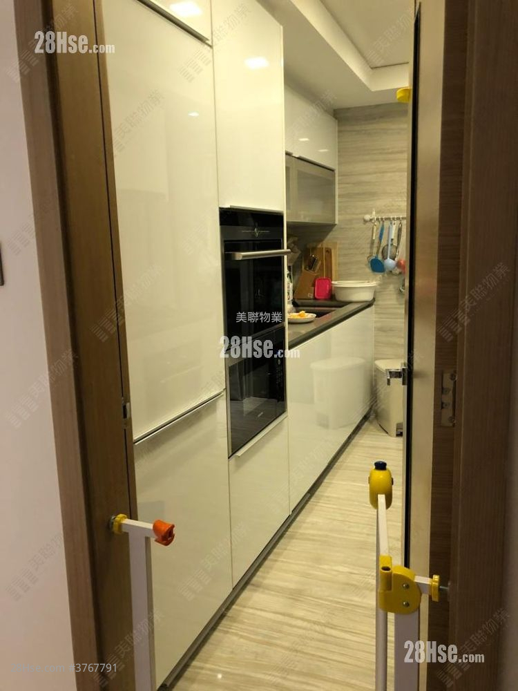 峻峦 售盘 3 房 , 2 浴室 945 平方尺