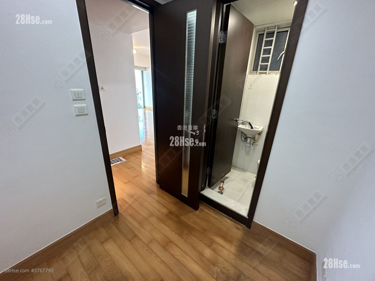 君临天下 售盘 3 房 , 2 浴室 1,058 平方尺