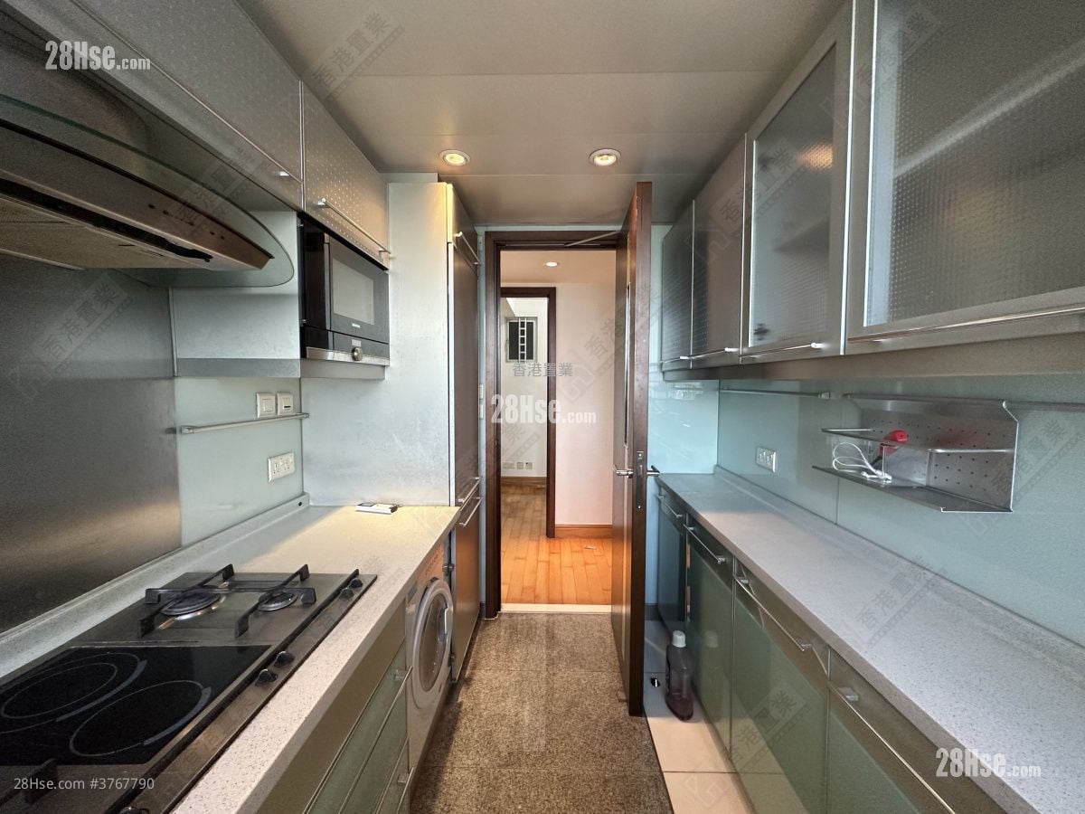 君临天下 售盘 3 房 , 2 浴室 1,058 平方尺