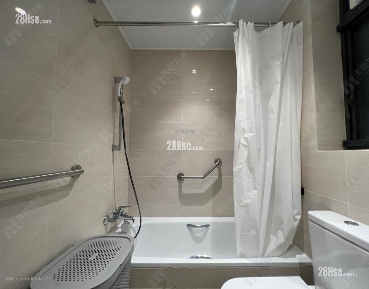 Monaco One 售盘 3 房 , 2 浴室 713 平方尺