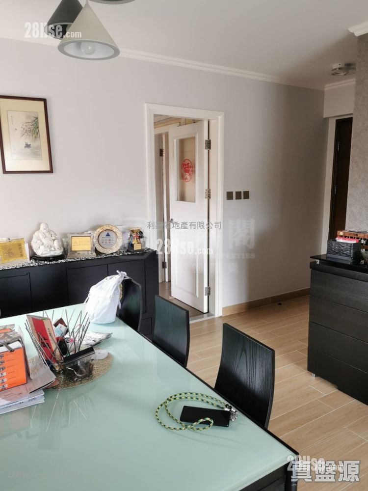 Fiori Sell 3 Bedrooms 850 ft²