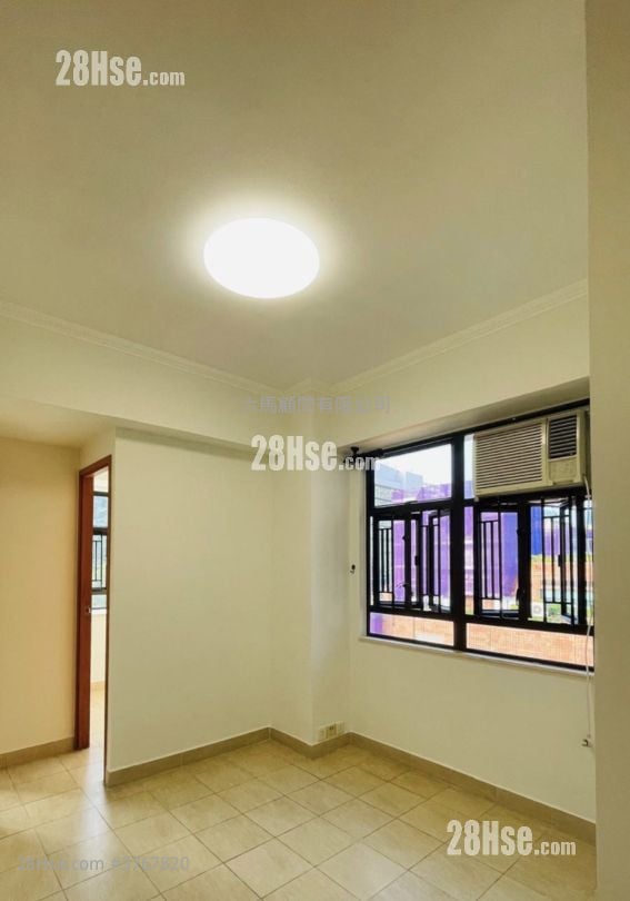 Wai Wah Centre Sell 2 Bedrooms , 1 Bathroom 358 ft²