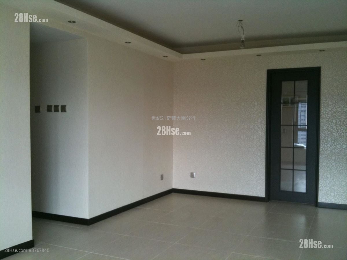 Parc Royale Sell 3 Bedrooms , 3 Bathrooms 736 ft²