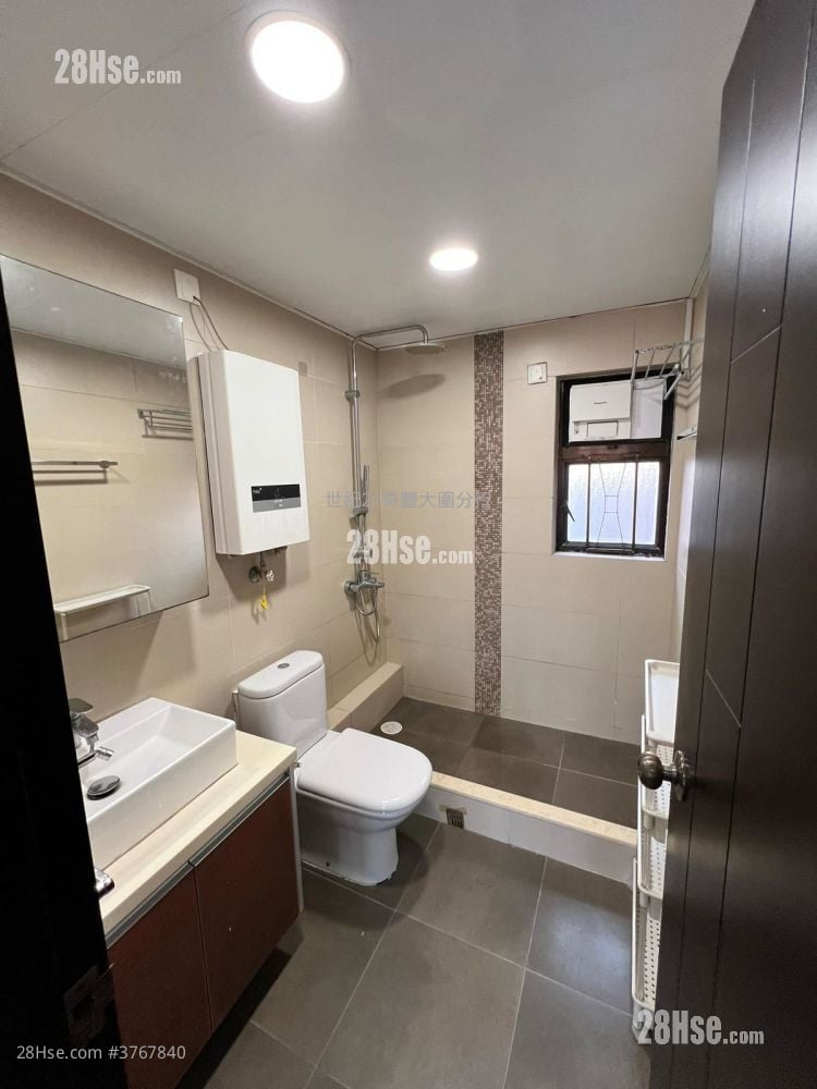 Parc Royale Sell 3 Bedrooms , 3 Bathrooms 736 ft²