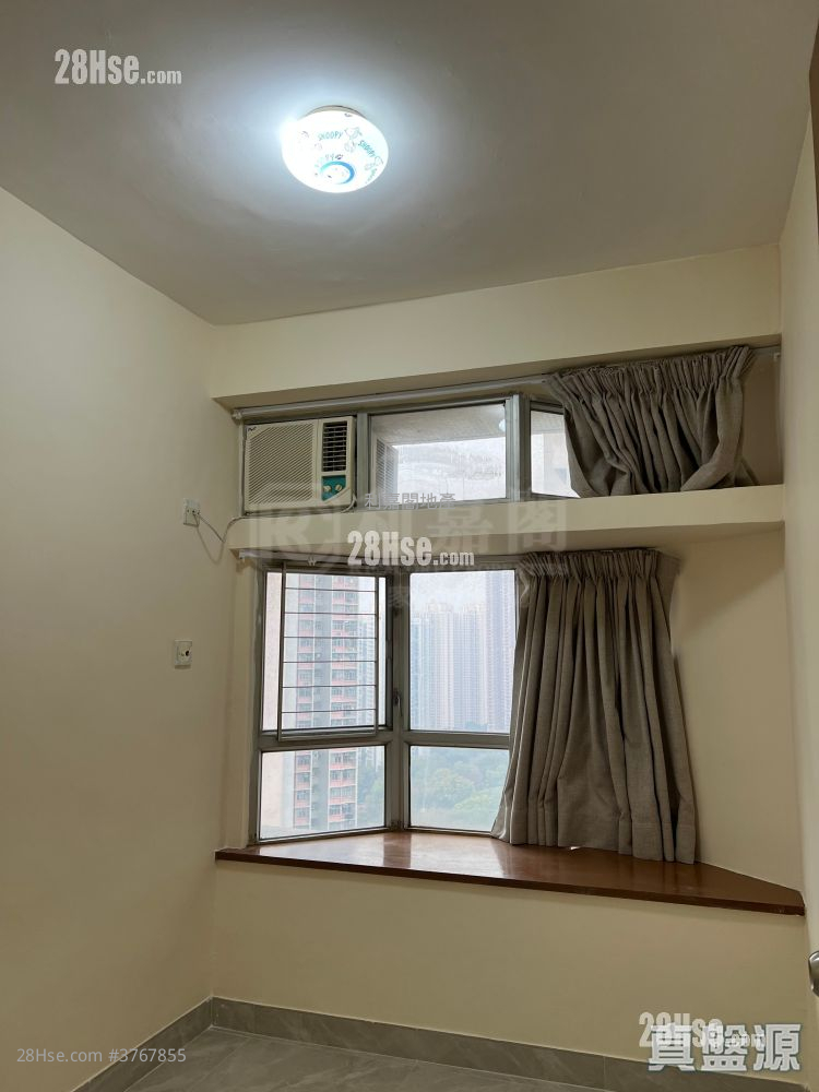 Kingswood Villas Sell 3 Bedrooms , 1 Bathroom 551 ft²