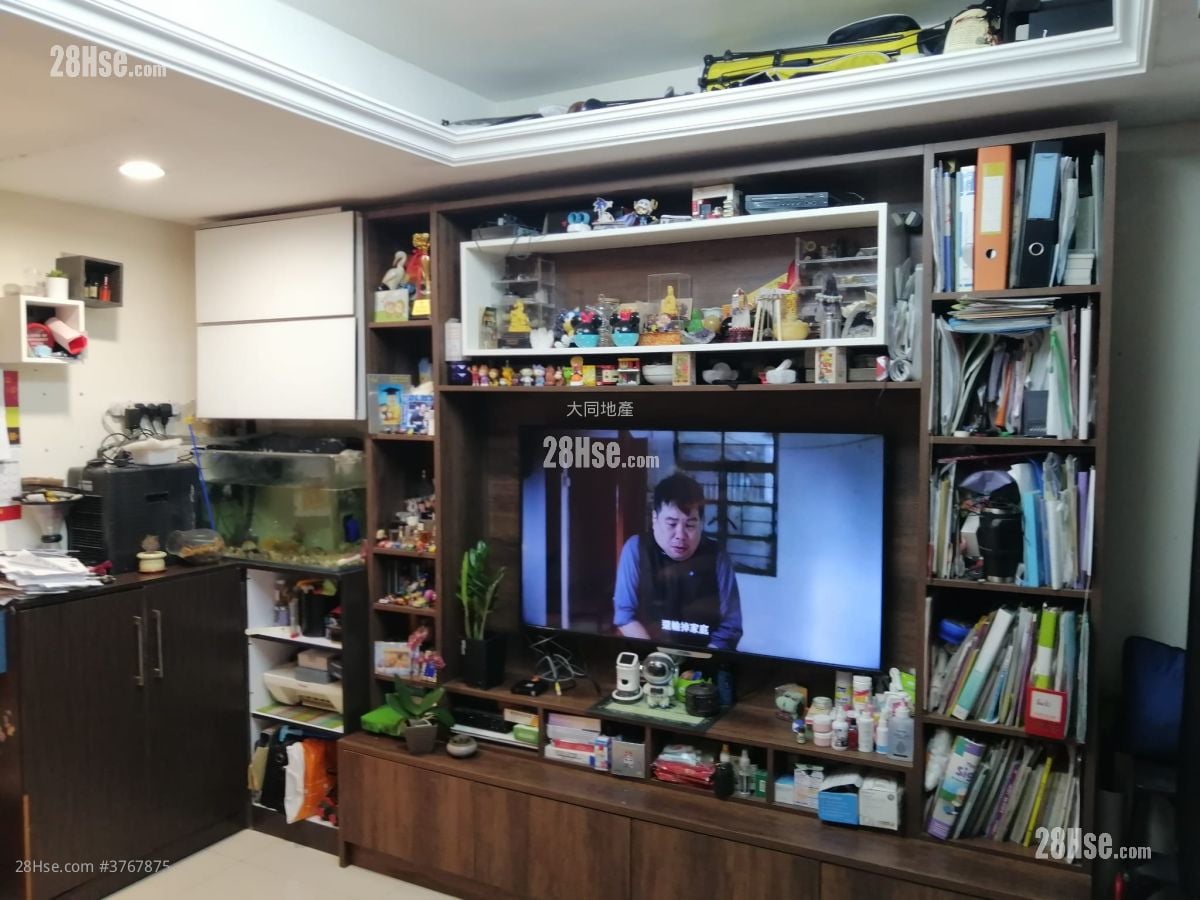 Wah Tak Building Sell 3 Bedrooms , 1 Bathroom 492 ft²