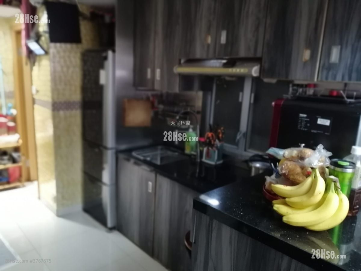 Wah Tak Building Sell 3 Bedrooms , 1 Bathroom 492 ft²