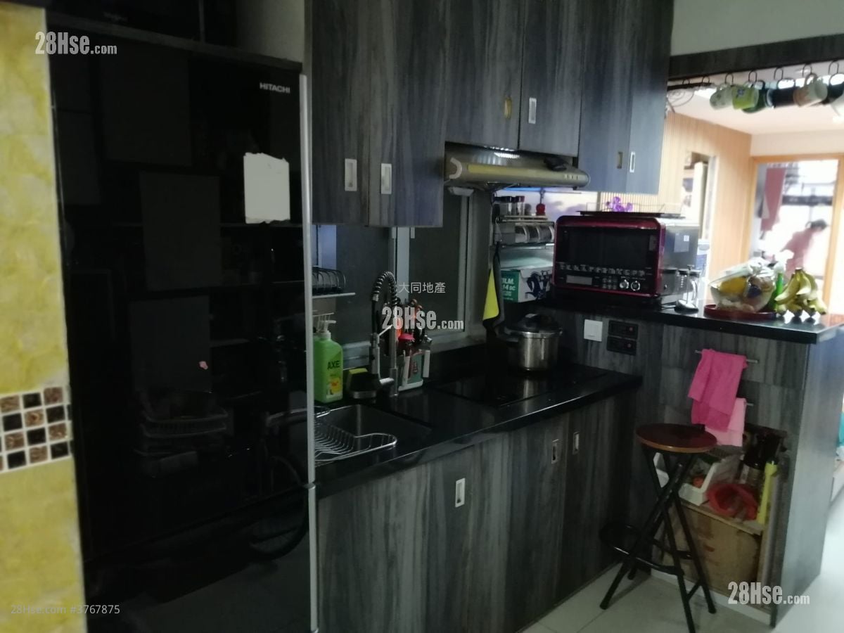 Wah Tak Building Sell 3 Bedrooms , 1 Bathroom 492 ft²