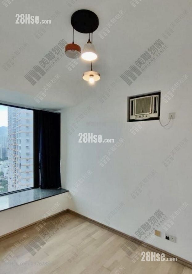 8 Royal Green Sell 2 Bedrooms 461 ft²