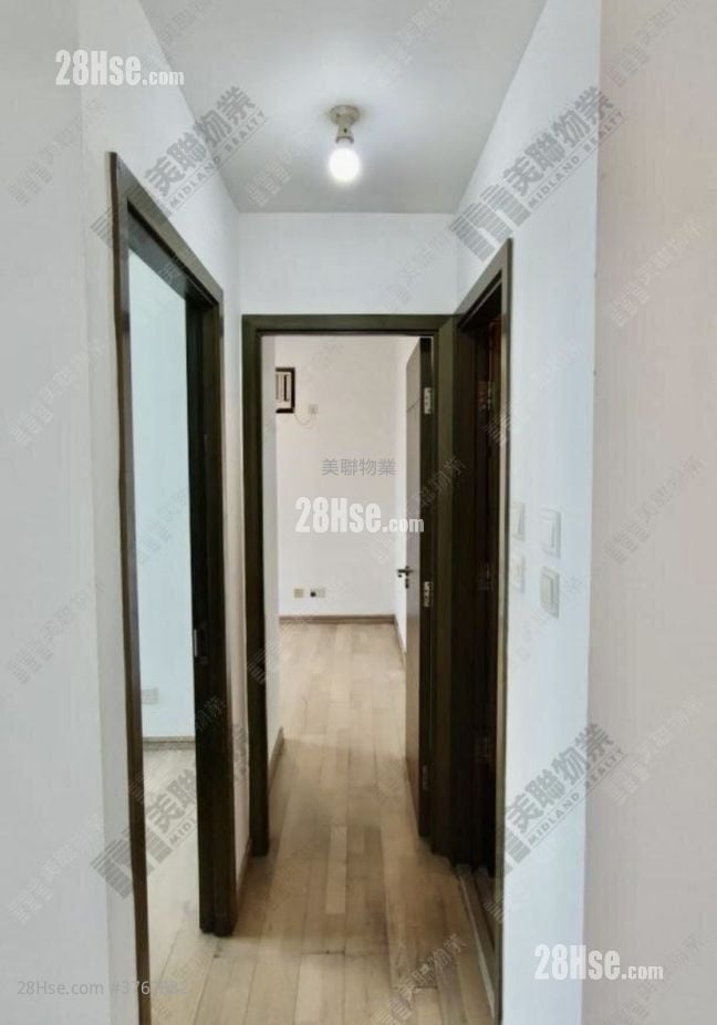 8 Royal Green Sell 2 Bedrooms 461 ft²