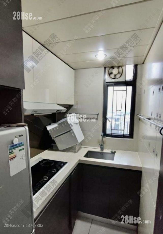 8 Royal Green Sell 2 Bedrooms 461 ft²