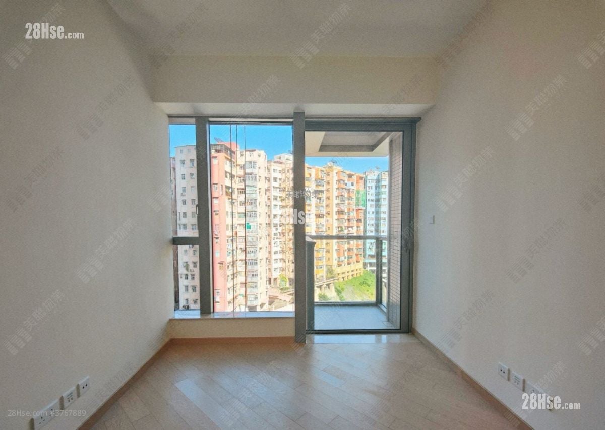 Grand Central Sell 2 Bedrooms 676 ft²