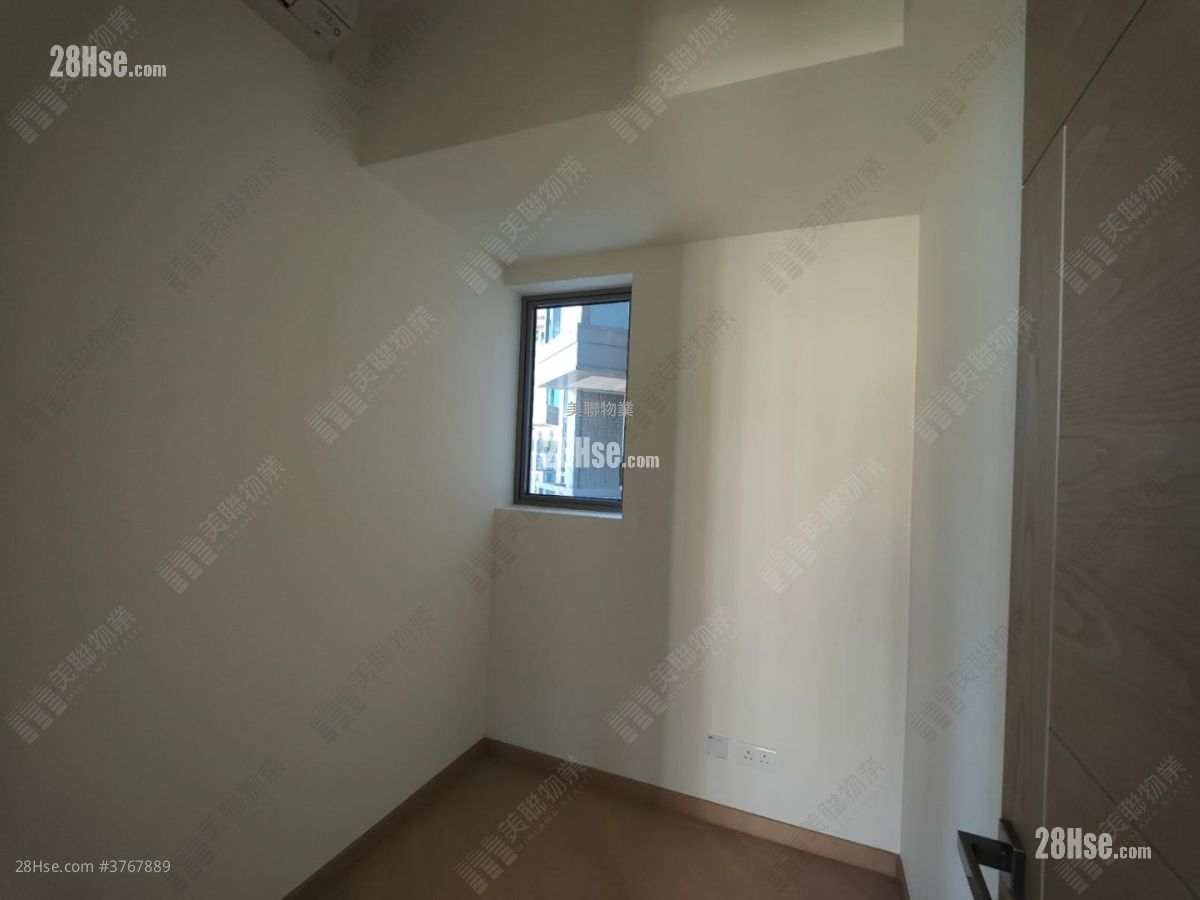 Grand Central Sell 2 Bedrooms 676 ft²