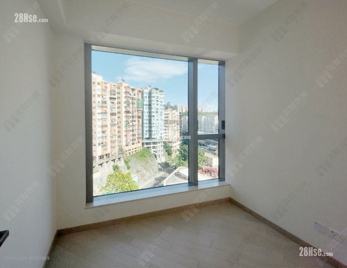 Grand Central Sell 2 Bedrooms 676 ft²