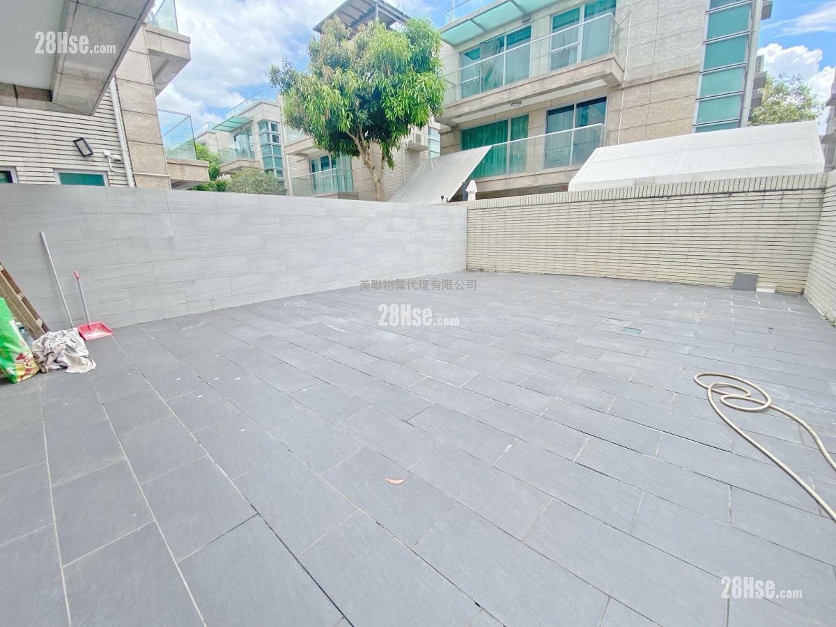 Gadoli Garden Sell 5+ Bedrooms , 4 Bathrooms 700 ft²