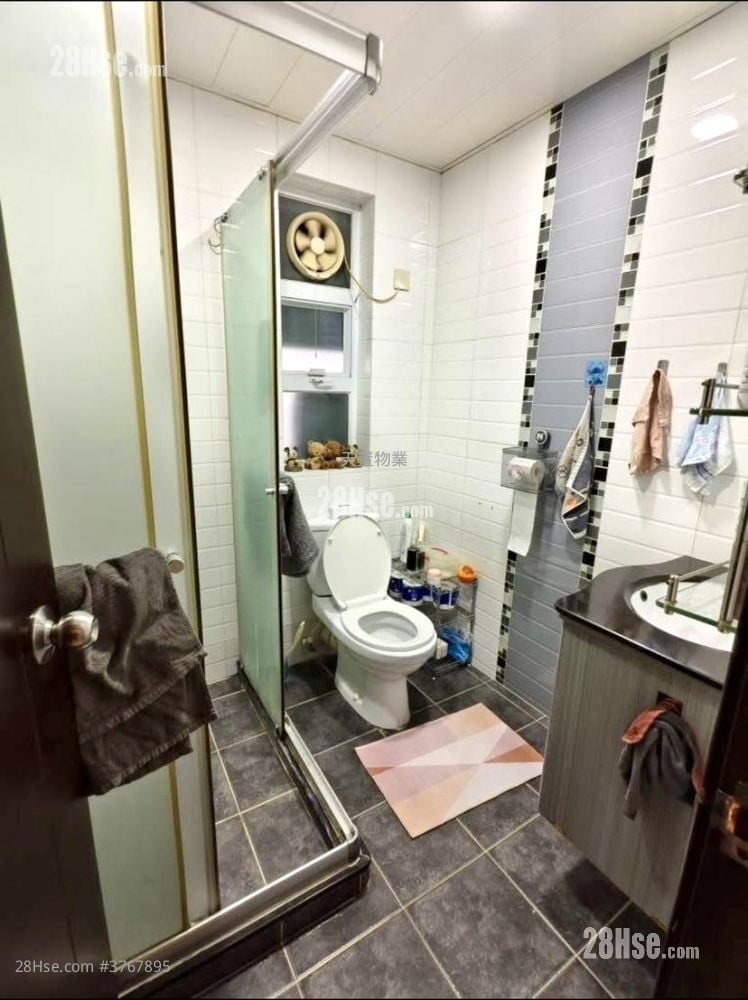 村屋 售盘 2 房 , 1 浴室 700 平方尺