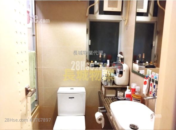Tai Po Village House Sell 2 Bedrooms , 1 Bathroom 630 ft²