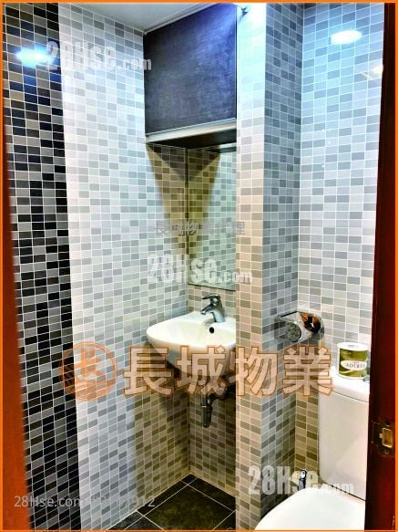 Tai Po Village House Sell 2 Bedrooms , 2 Bathrooms 630 ft²