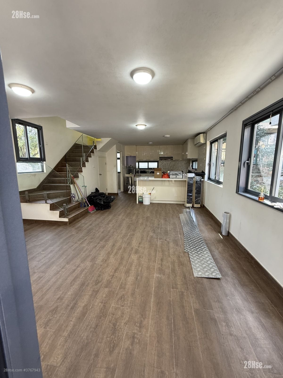 村屋 租盘 4 房 , 3 浴室 1,650 平方尺