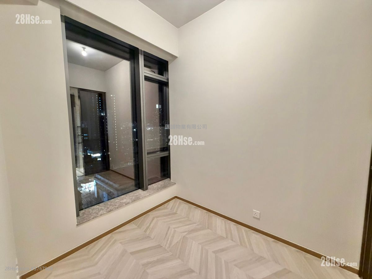 Eight Southpark Sell 1 Bedroom , 1 Bathroom 262 ft²