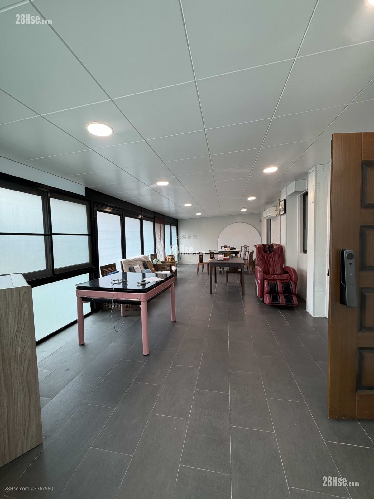 Yuk Yat Gardens Phase 3 Sell 700 ft²