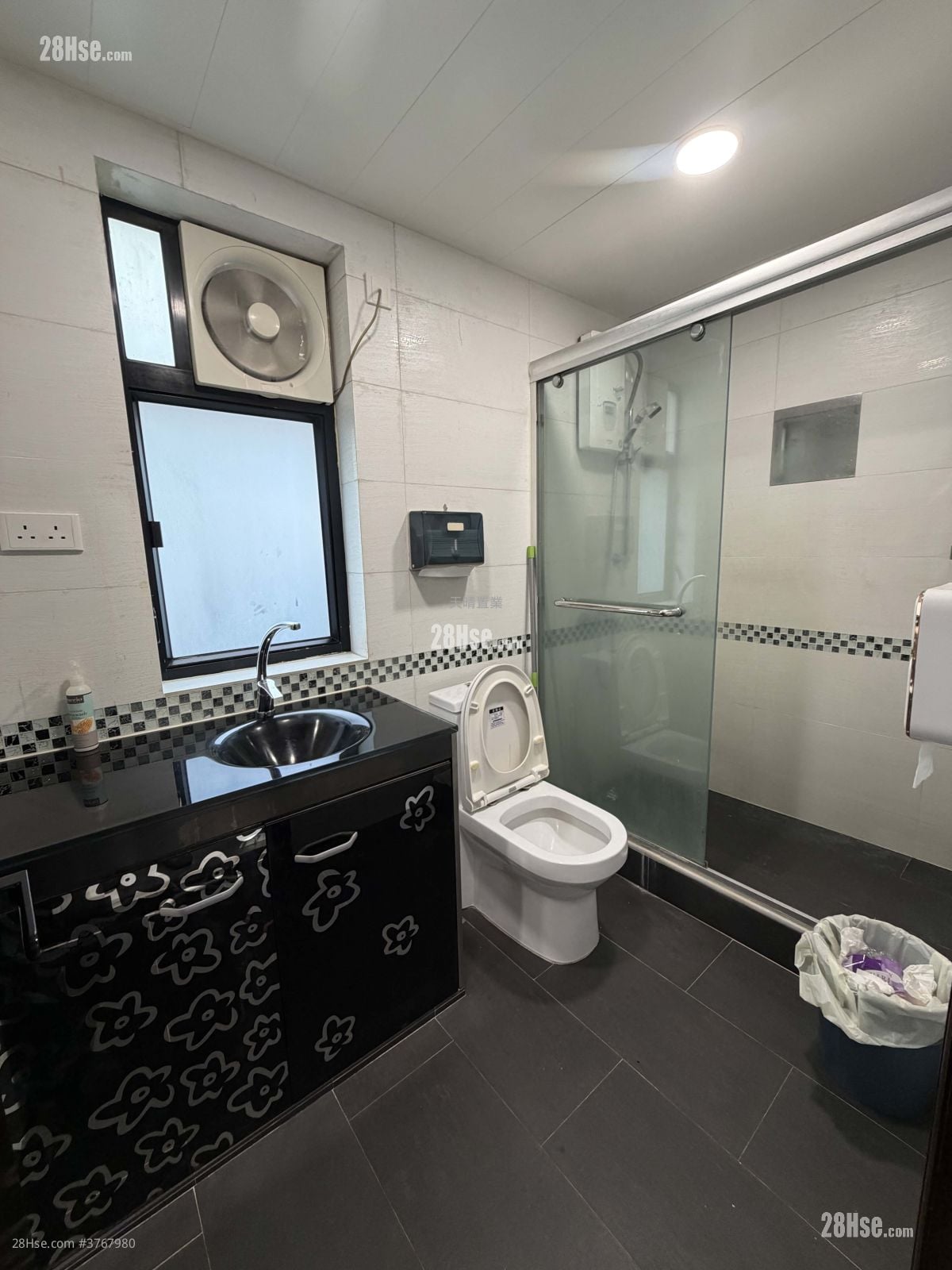 Yuk Yat Gardens Phase 3 Sell 700 ft²