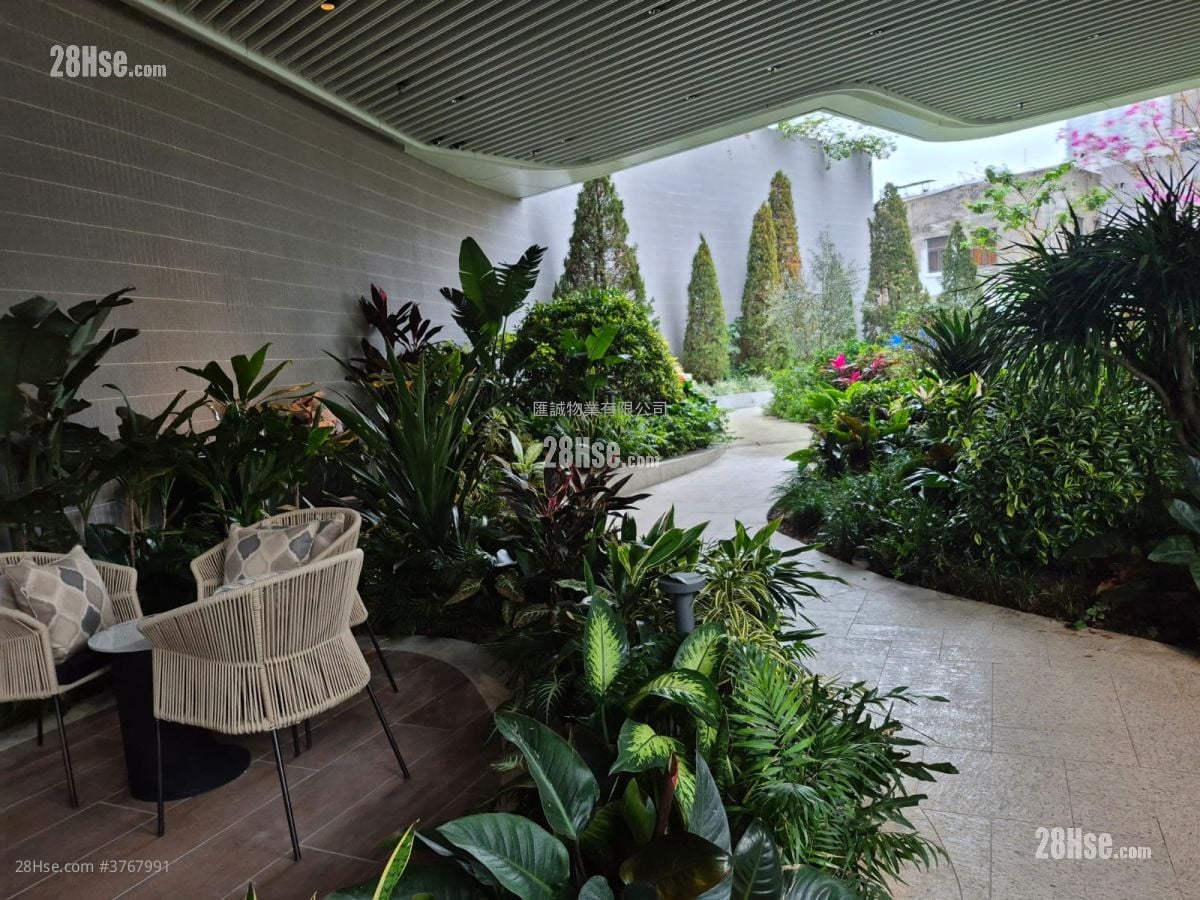 Eight Southpark Sell 1 Bedroom , 1 Bathroom 263 ft²