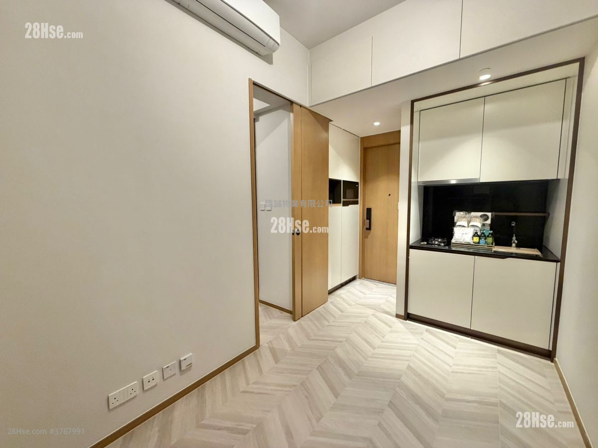 Eight Southpark Sell 1 Bedroom , 1 Bathroom 263 ft²