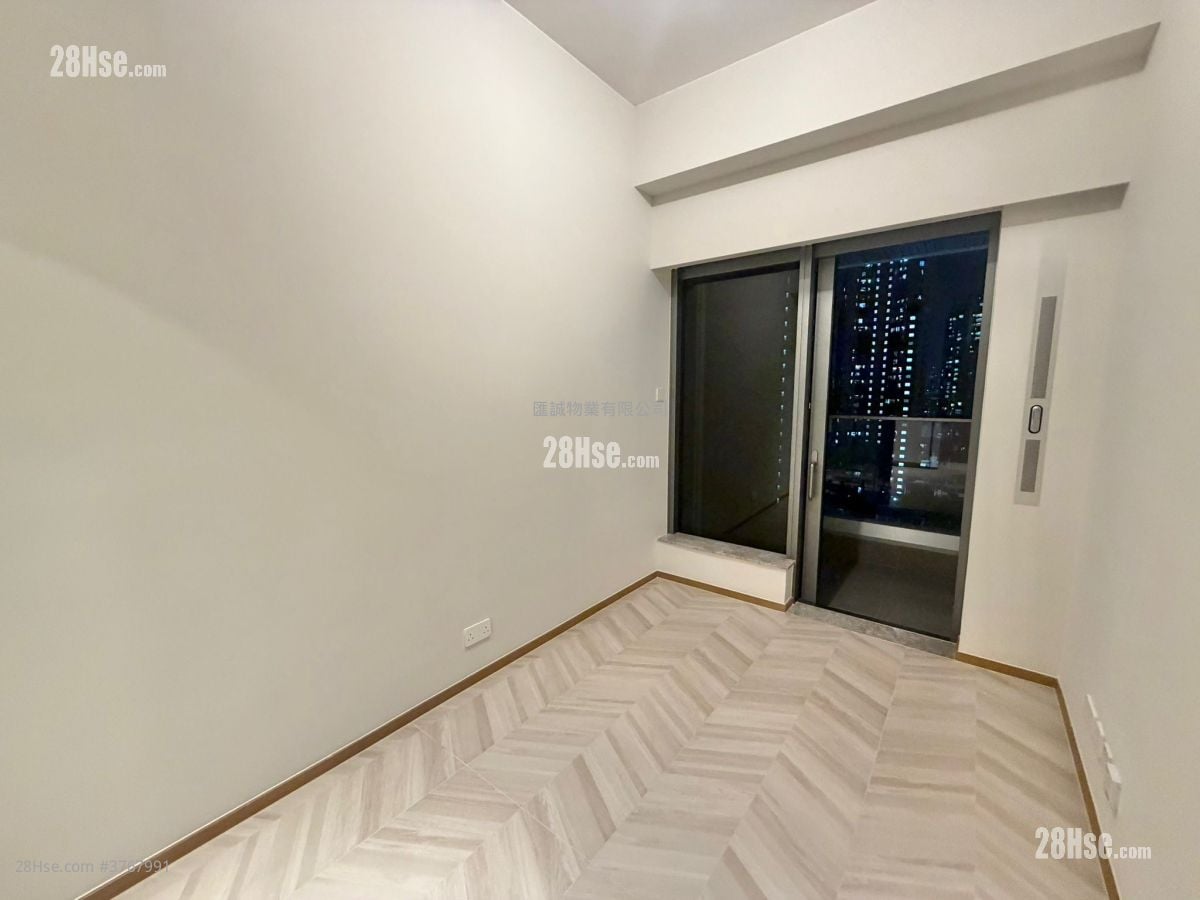 Eight Southpark Sell 1 Bedroom , 1 Bathroom 263 ft²