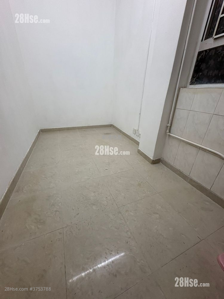 唐樓 租盤 100 平方呎