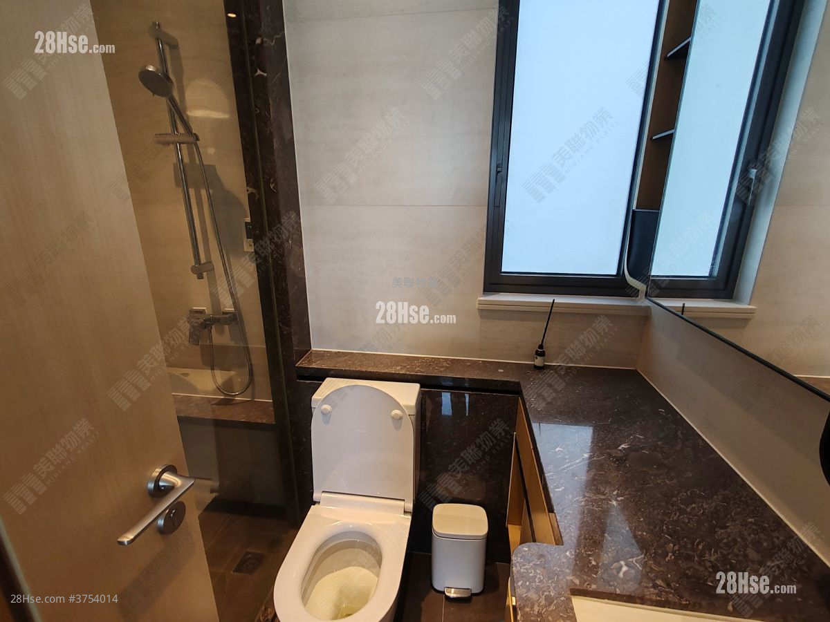 One Victoria Sell 3 Bedrooms , 2 Bathrooms 656 ft²